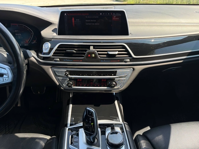 BMW 750 Li* M-SPORT* МАСАЖИ* ПАНО* HARMAN KARDON* 360* FUL - автомобили, коли, обяви за нови и употребявани 8