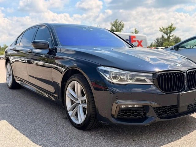 BMW 750 Li M SPORT xDrive* BOWERS & WILKINS* DISTRONIC* - автомобили, коли, обяви за нови и употребявани 3