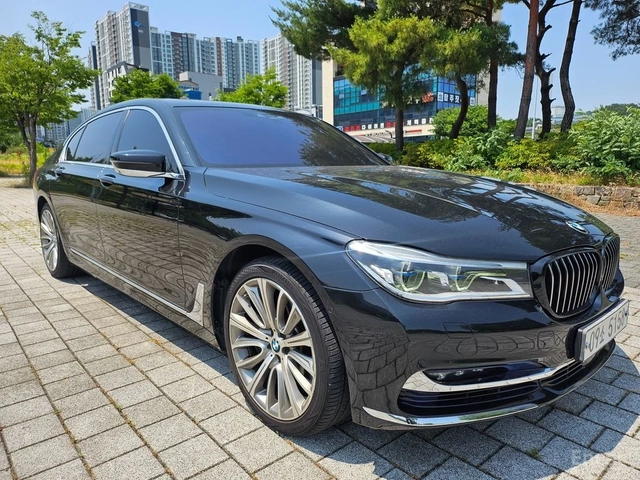 BMW 750 Li xDrive* FULL* DISTRONIC* МАСАЖ* BOWERS* 360* TV - автомобили, коли, обяви за нови и употребявани 2