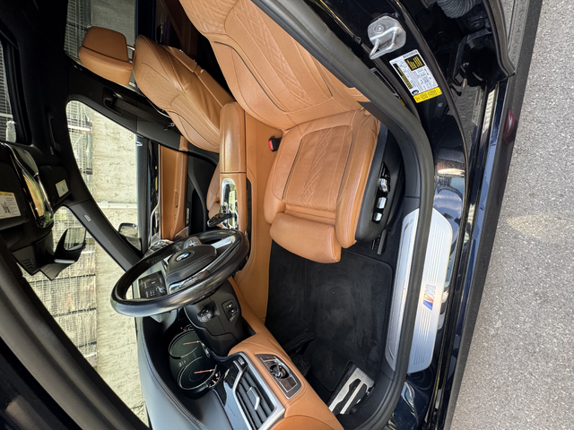 BMW 750 Carbon core M SPORT FUKK - автомобили, коли, обяви за нови и употребявани 8