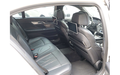 BMW 750 Long/xDrive/Individual/Harman Kardon/Обдухване/RSE - автомобили, коли, обяви за нови и употребявани 9