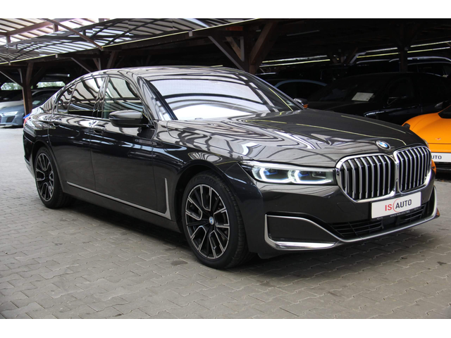 BMW 750 M-Perfomance/Laser/Алкантар/Virtual/Harman Kardon/ - автомобили, коли, обяви за нови и употребявани 1