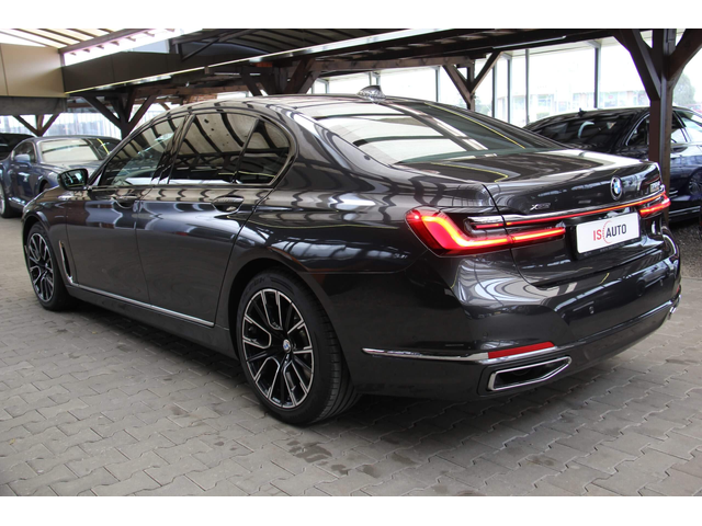 BMW 750 M-Perfomance/Laser/Алкантар/Virtual/Harman Kardon/ - автомобили, коли, обяви за нови и употребявани 4