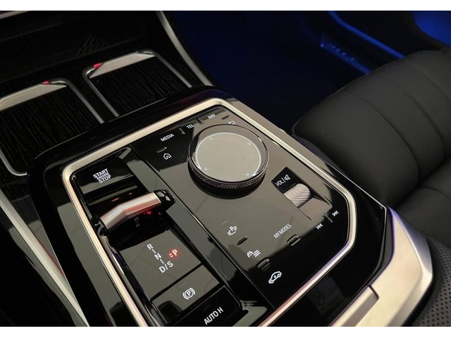 BMW 750е 750е Plug-in Hybrid xDrive - автомобили, коли, обяви за нови и употребявани 9