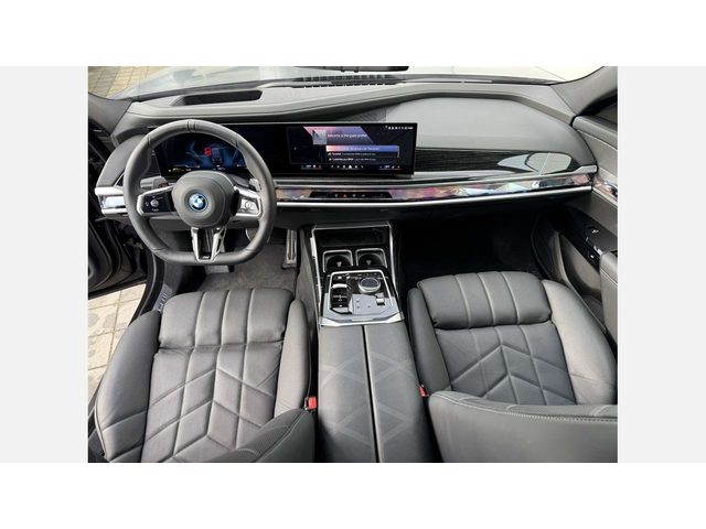 BMW 750e xDrive Sedan - автомобили, коли, обяви за нови и употребявани 6