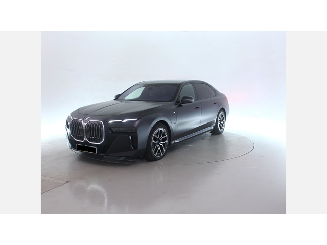 BMW 750e xDrive Sedan - автомобили, коли, обяви за нови и употребявани 0