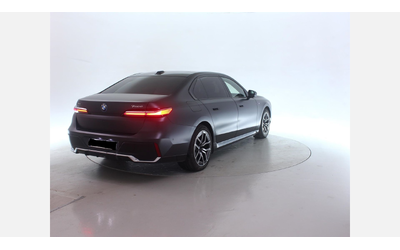 bmw-750e-xdrive-sedan - 1