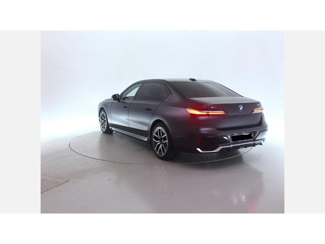 BMW 750e xDrive Sedan - автомобили, коли, обяви за нови и употребявани 2