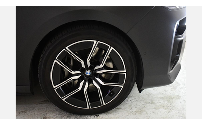 bmw-750e-xdrive-sedan - 4