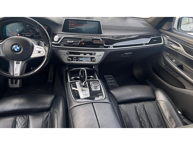 BMW 750i 750i xDrive М-Sport - автомобили, коли, обяви за нови и употребявани 5