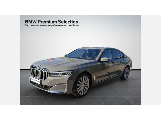 BMW 750i xDrive - автомобили, коли, обяви за нови и употребявани 0