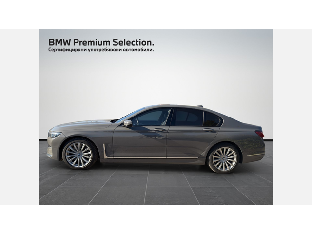 BMW 750i xDrive - автомобили, коли, обяви за нови и употребявани 2