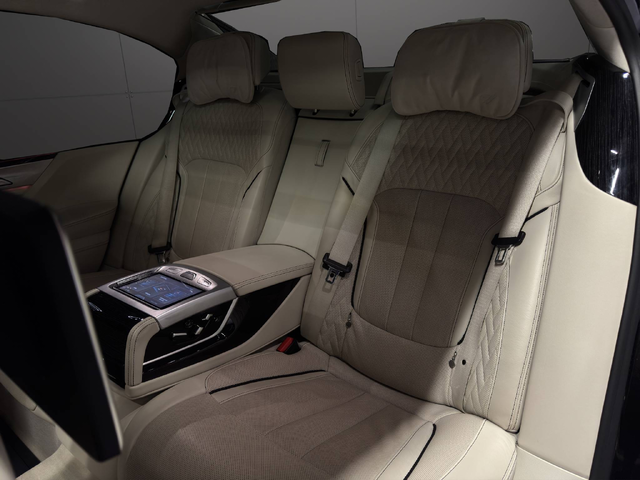 BMW 750Li xDrive - автомобили, коли, обяви за нови и употребявани 15
