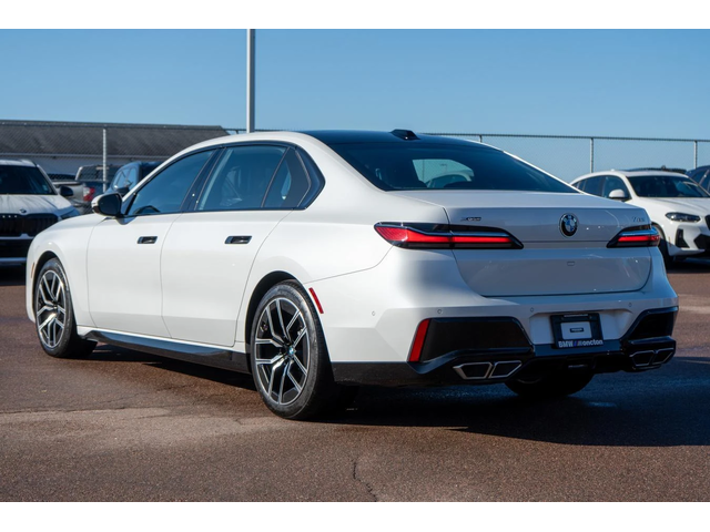 BMW 760 Swarovski* Mineral White Metallic - автомобили, коли, обяви за нови и употребявани 4