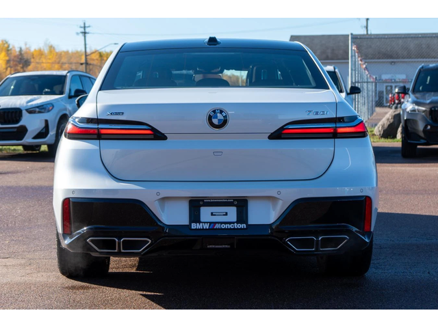 BMW 760 Swarovski* Mineral White Metallic - автомобили, коли, обяви за нови и употребявани 5