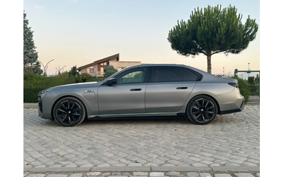 bmw-760-m760e-xdrive-auto-door-tv-theatre-m-sport-pro - 1