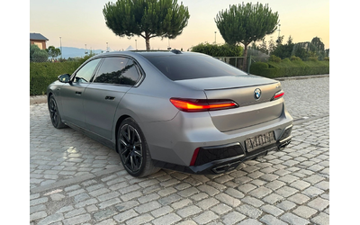 bmw-760-m760e-xdrive-auto-door-tv-theatre-m-sport-pro - 5