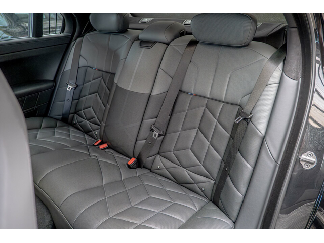 BMW 760i 4.4i V8/M-Sport/Individual/Камера 360/Обдухване/HuD/ - автомобили, коли, обяви за нови и употребявани 9
