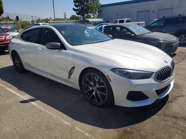 BMW 850 M850* XDRIVE* DISTRONIC* ПОДГРЕВ* ОБДУХВАНЕ* 360* - автомобили, коли, обяви за нови и употребявани 0