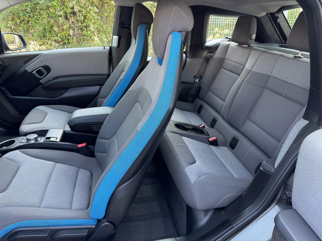 BMW i3 120AH/КАМЕРА/ТЕРМОПОМПА/ГАРАНЦИЯ/ГОЛЯМА НАВИГАЦИЯ - автомобили, коли, обяви за нови и употребявани 6