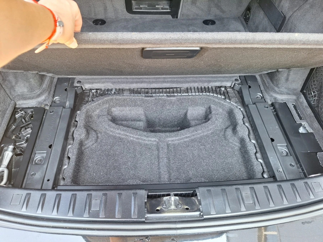 BMW i3 335д - автомобили, коли, обяви за нови и употребявани 15