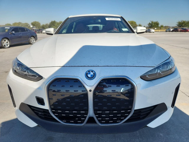 BMW i4 EDRIVE35* 360* DISTRONIC* DIGITAL* ЧЕРВЕНА КОЖА* - автомобили, коли, обяви за нови и употребявани 4