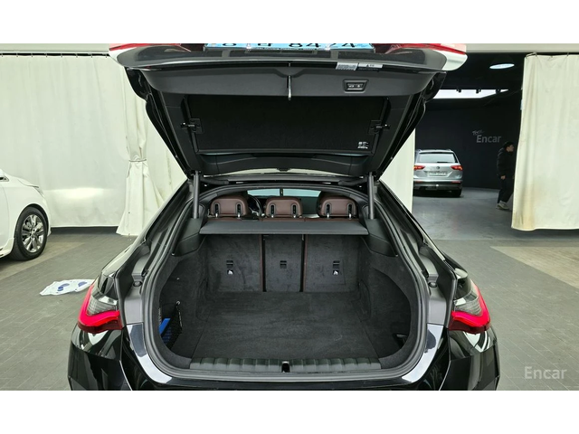 BMW i4 * eDrive40* M-SPORT PRO* - автомобили, коли, обяви за нови и употребявани 15