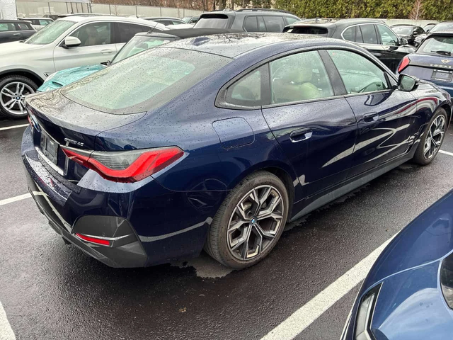 BMW i4 eDrive40 * KEYLESS * ПОДГРЕВ * ШИБИДАХ - автомобили, коли, обяви за нови и употребявани 2