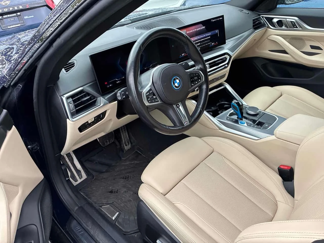 BMW i4 eDrive40 * KEYLESS * ПОДГРЕВ * ШИБИДАХ - автомобили, коли, обяви за нови и употребявани 4