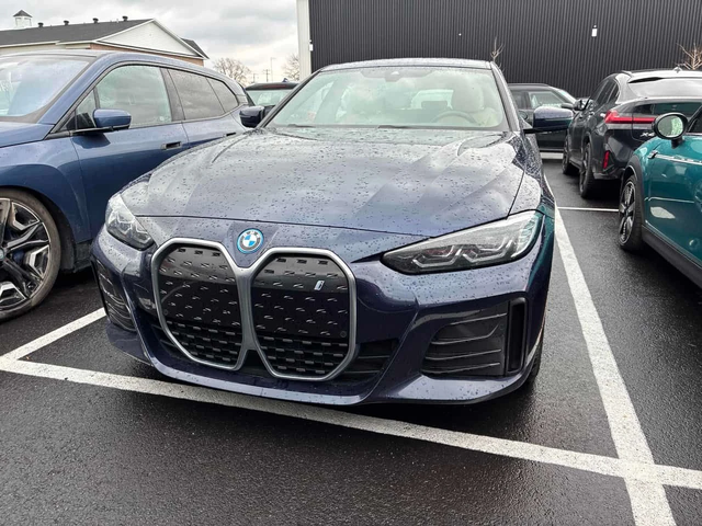 BMW i4 eDrive40 * KEYLESS * ПОДГРЕВ * ШИБИДАХ - автомобили, коли, обяви за нови и употребявани 5