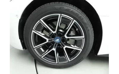 BMW i4 eDrive 40 Head-up Driving assistance Plus - автомобили, коли, обяви за нови и употребявани 13