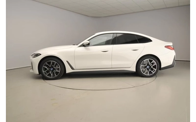 bmw-i4 - 1
