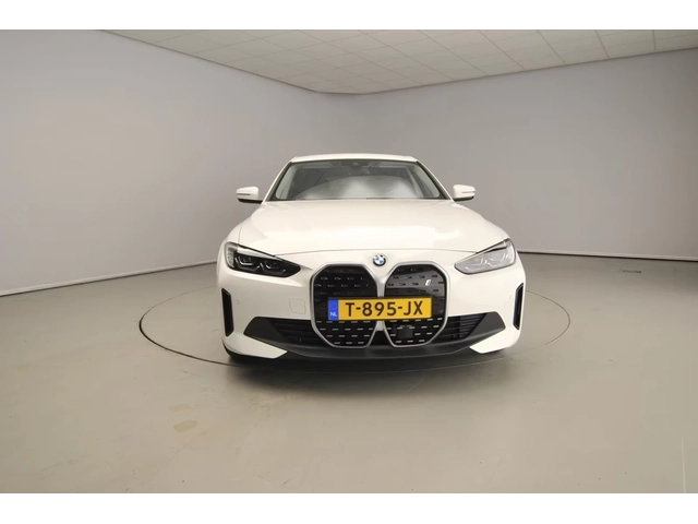 BMW i4 eDrive 40 Head-up Driving assistance Plus - автомобили, коли, обяви за нови и употребявани 2