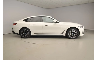 bmw-i4 - 3