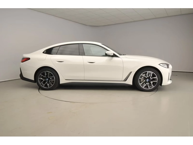 BMW i4 eDrive 40 Head-up Driving assistance Plus - автомобили, коли, обяви за нови и употребявани 3