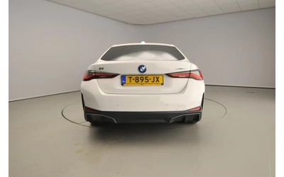 bmw-i4 - 4