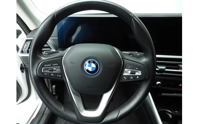 BMW i4 eDrive 40 Head-up Driving assistance Plus - автомобили, коли, обяви за нови и употребявани 8