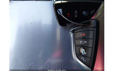 BMW i4 eDrive40* КОЖА* ПОДГРЕВ* ПАНОРАМА* КАМЕРА* KEYLESS - автомобили, коли, обяви за нови и употребявани 9