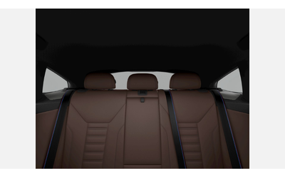 BMW i4 eDrive40 Gran Coupe - автомобили, коли, обяви за нови и употребявани 10