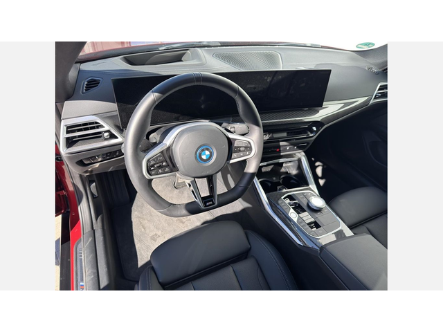BMW i4 xDrive40 - автомобили, коли, обяви за нови и употребявани 4