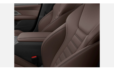 BMW i4 xDrive40 Gran Coupe - автомобили, коли, обяви за нови и употребявани 8