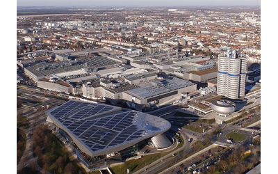 BMW i4 xDrive40 Гран Купе - автомобили, коли, обяви за нови и употребявани 17