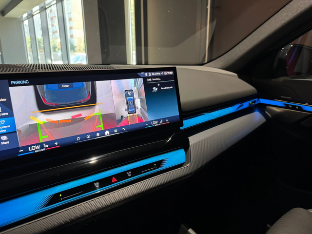 BMW i5 M60 xDrive Налична - автомобили, коли, обяви за нови и употребявани 12