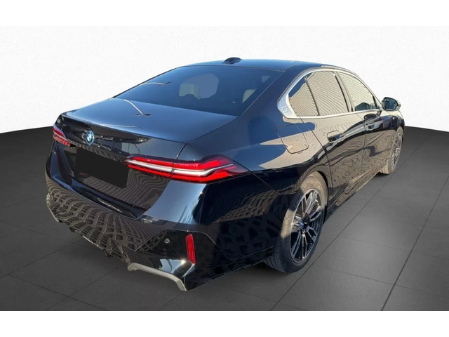 BMW i5 xDrive40* Bowers* M Sport - автомобили, коли, обяви за нови и употребявани 1