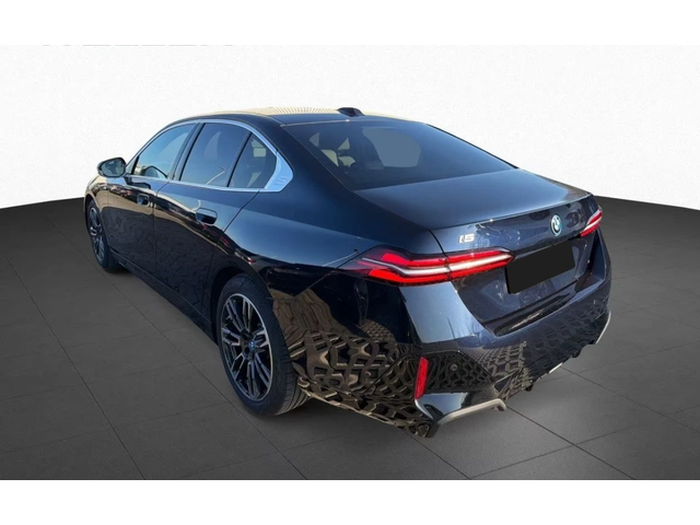 BMW i5 xDrive40* Bowers* M Sport - автомобили, коли, обяви за нови и употребявани 3