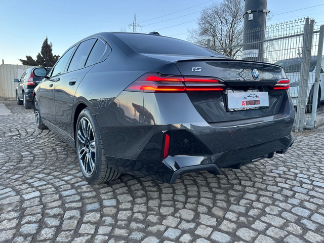 BMW i5 M-SPORT PRO - автомобили, коли, обяви за нови и употребявани 3