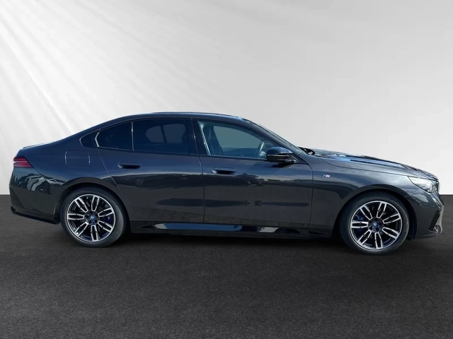 BMW i5 M60 xDrive Prem Selection AIR DApro 360 Ad.LED HUD - автомобили, коли, обяви за нови и употребявани 2