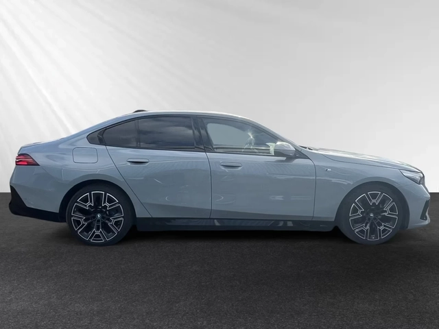 BMW i5 eDrive40 M-Sport Ad.LED 360 DIST Winter Pack+ PANO - автомобили, коли, обяви за нови и употребявани 2