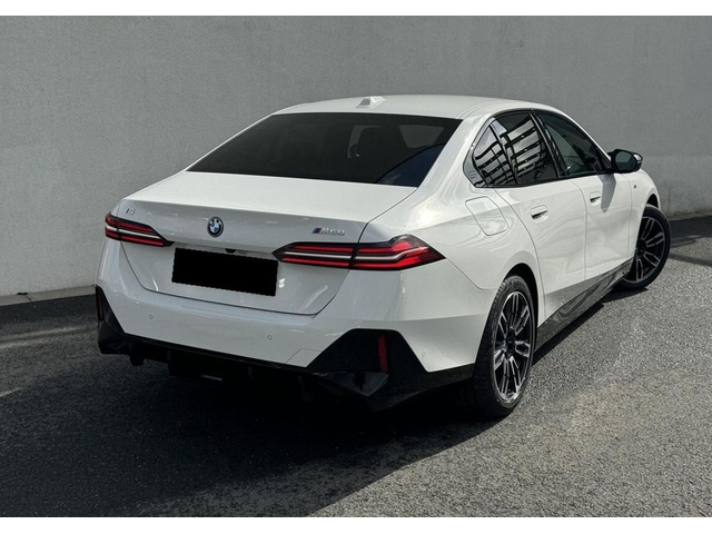 BMW i5 i5 M60 xDrive - автомобили, коли, обяви за нови и употребявани 1