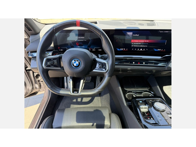 BMW i5 M60 xDrive - автомобили, коли, обяви за нови и употребявани 11